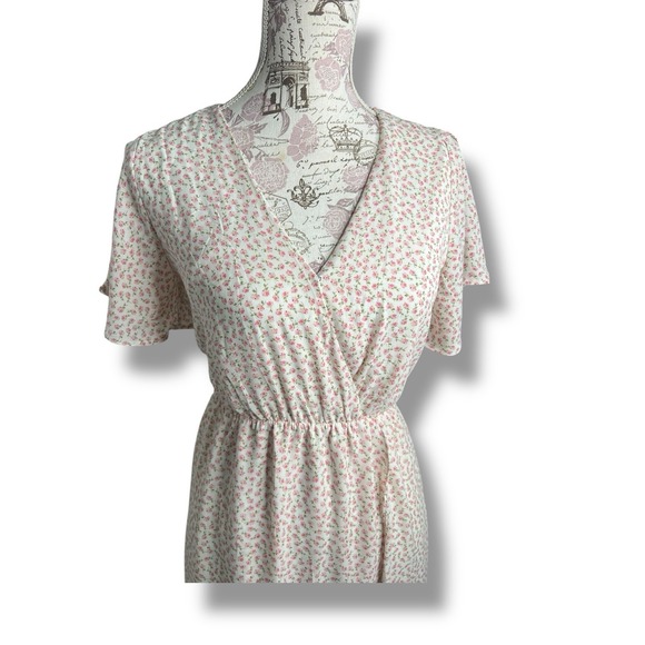 Sienna Sky Ditsy Floral Ivory Short Sleeve Faux Wrap Dress Size Medium Prairie - Picture 2 of 9